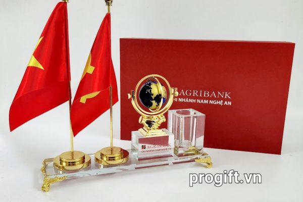 Tặng quà tri ân khách hàng tham dự sự kiện, hội nghị công ty