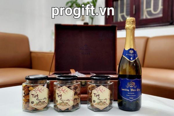 Tag Qua Quà tặng là gì? Tặng quà có ý nghĩa gì?