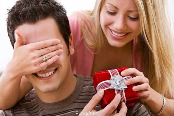 Những món quà cũng có ý nghĩa duy trì các mối quan hệ