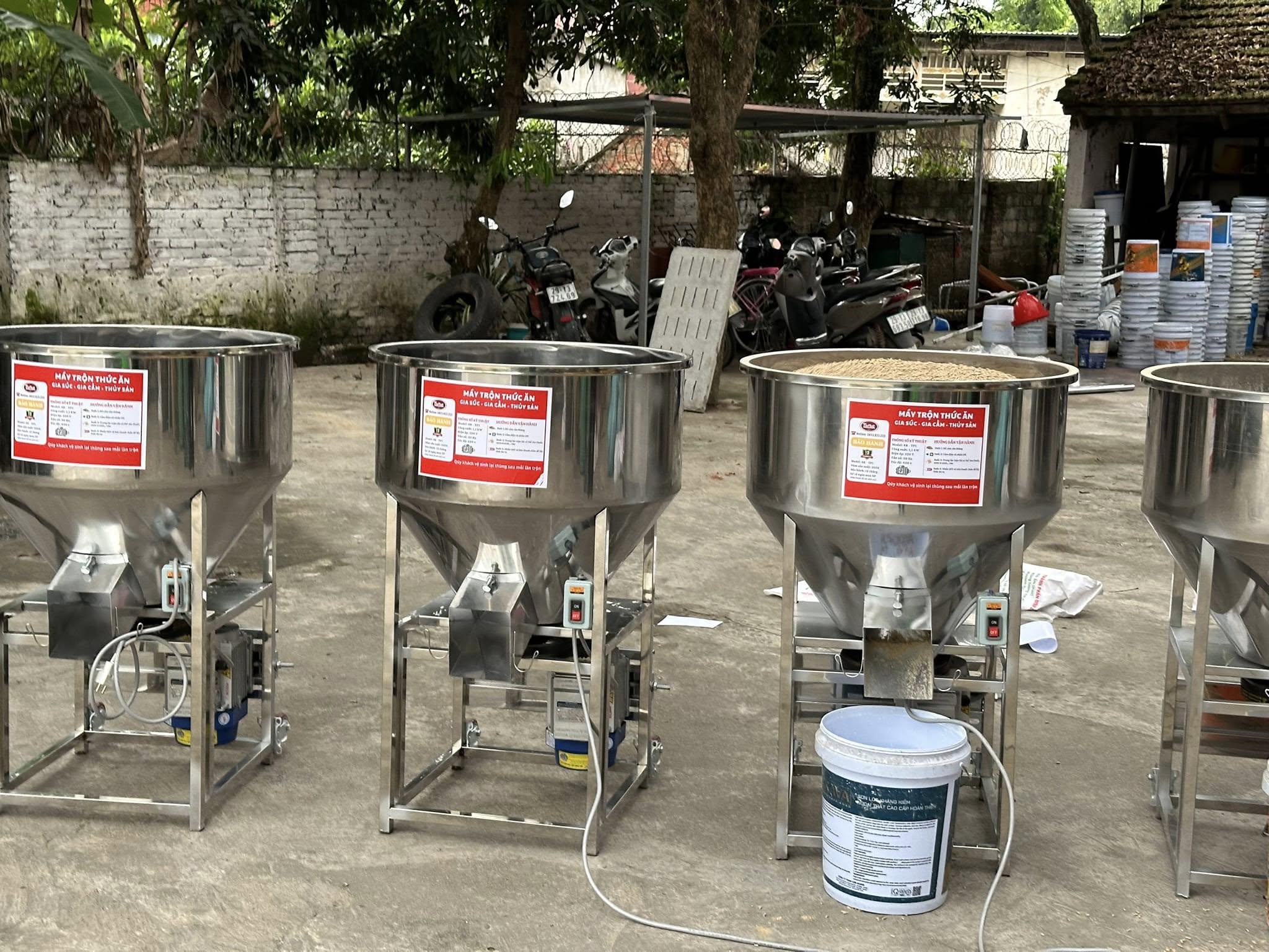 Máy Trộn Cám Viên - Giải Pháp Toàn Diện Cho Chăn Nuôi Hiện Đại