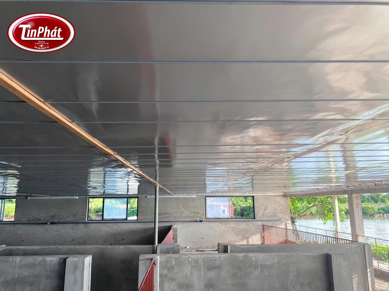 Bạt Tráng Nhôm: Giải Pháp Tối Ưu Cho Bảo Vệ Trang Trại