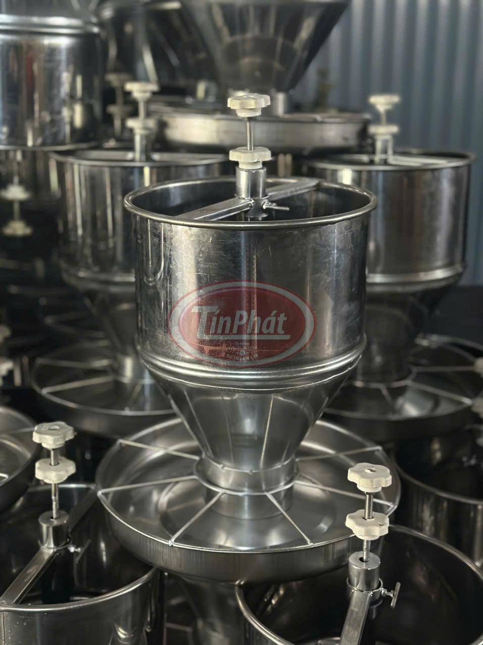 MÁNG LỢN INOX GÀI SÀN - THIẾT KẾ THÔNG MINH, TIỆN LỢI CHO TRANG TRẠI