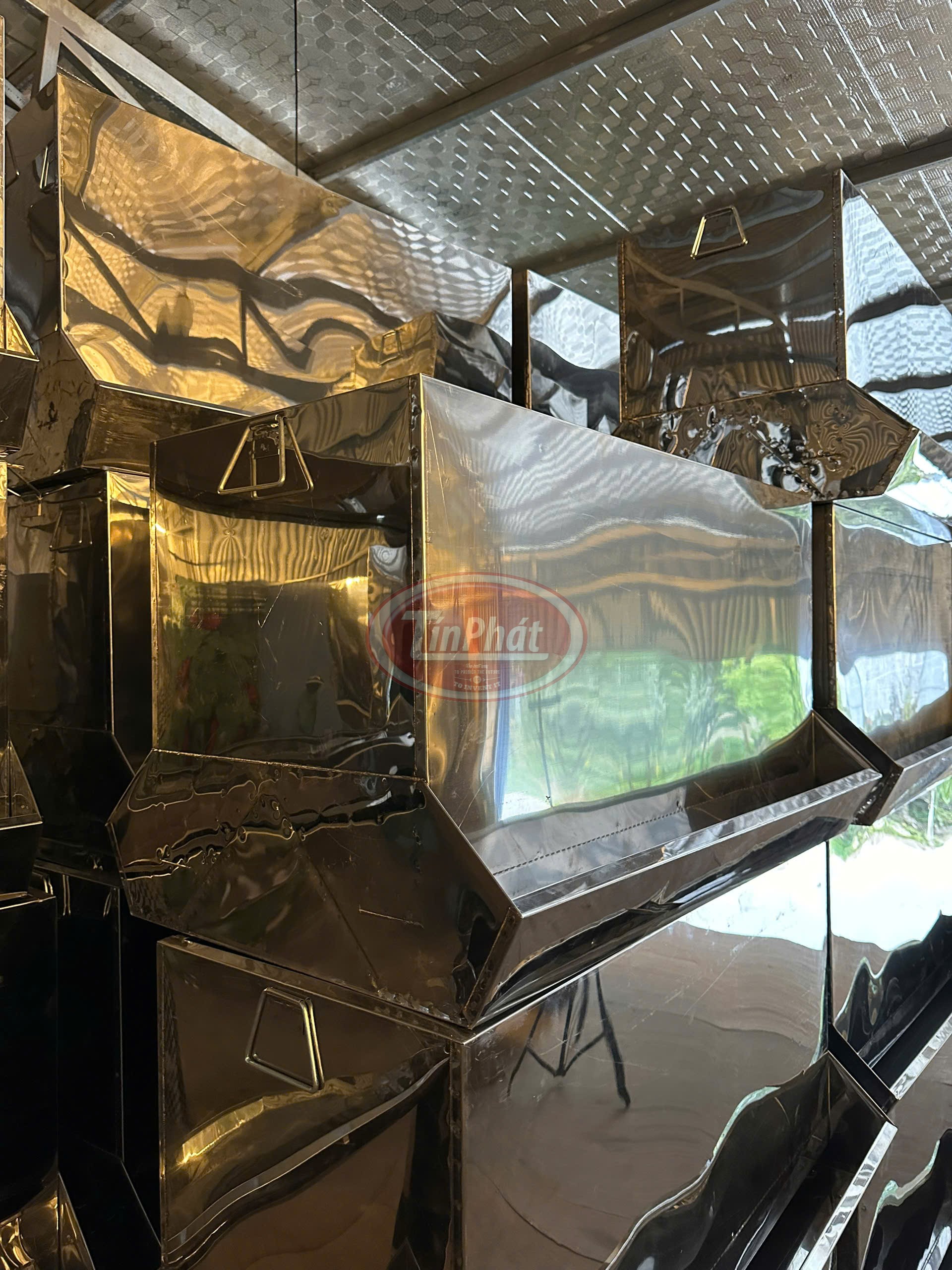 Máng Ăn Cho Vịt Inox – Giải Pháp Hoàn Hảo Cho Chăn Nuôi