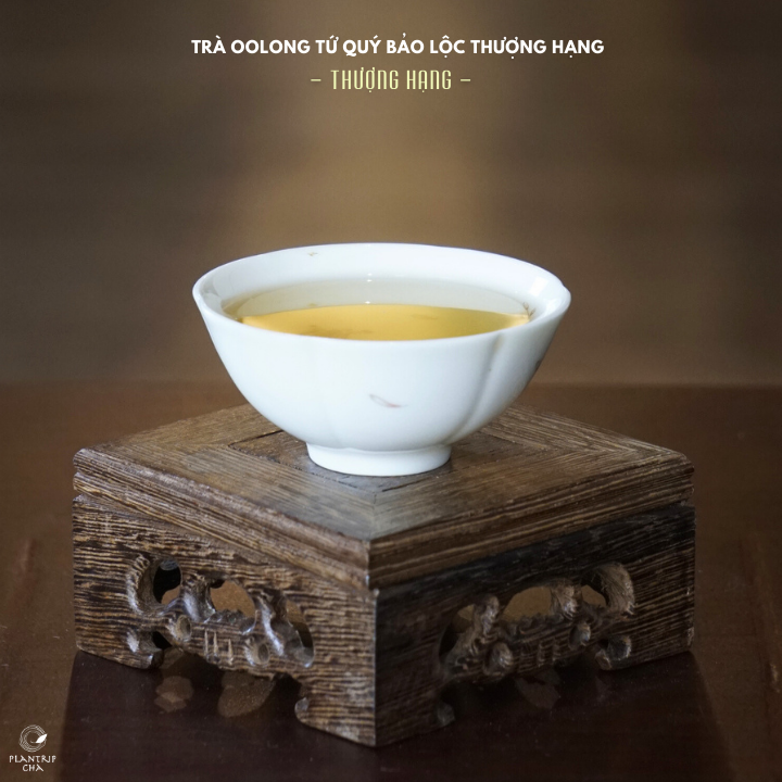 Trà Oolong Tứ Quý Bảo Lộc Thượng Hạng với hương hoa mộc lan xen lẫn hương mật ong ngọt ngào.