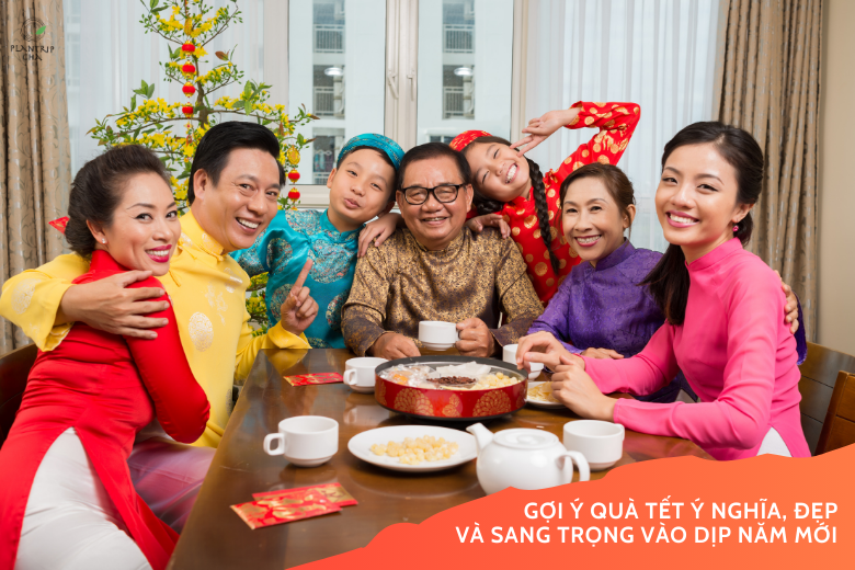 Trong văn hóa Việt Nam, tặng quà vào dịp Tết không chỉ là văn hóa truyền thống quan trọng. (Ảnh: sưu tầm)