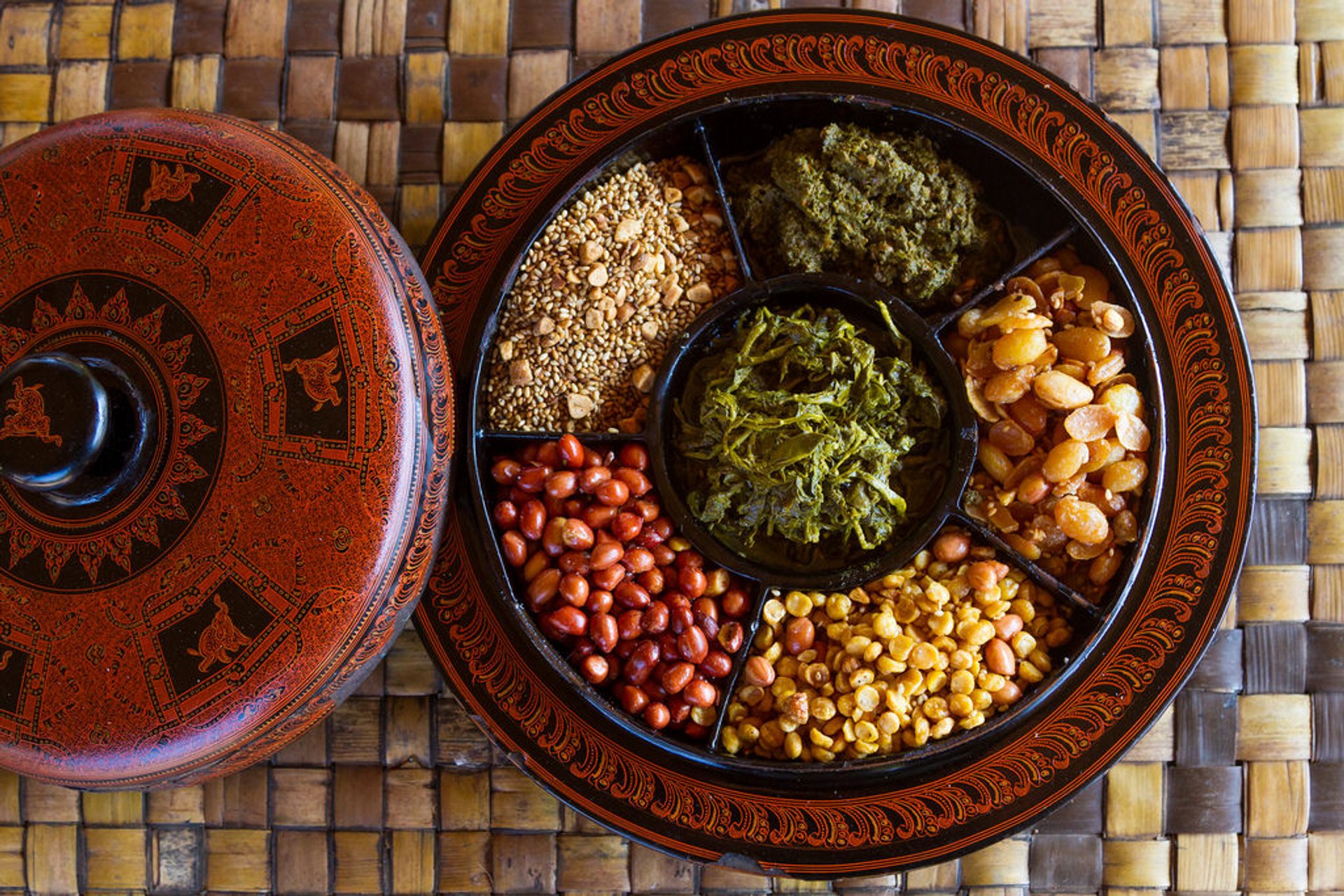 Lahpet Thoke - Món salad lá trà độc đáo của Myanmar | Plantrip Cha