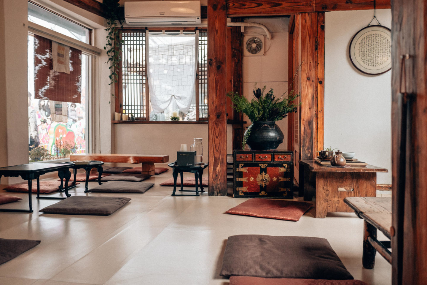 Không gian ấm áp, thanh bình - nơi thưởng trà lý tưởng dành cho những tín đồ sống chậm (Ảnh: sưu tầm) 