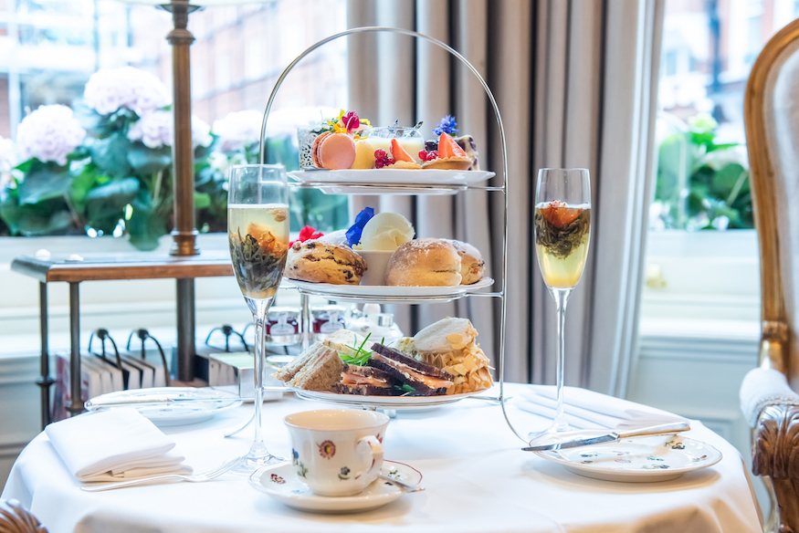 tiệc trà chiều ở Anh - "High Tea"