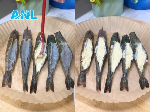 Phết sốt phô mai và nướng tôm