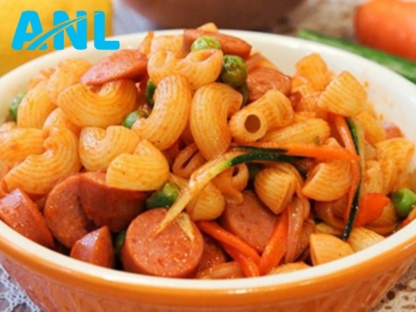 Nui xào với rau gì?