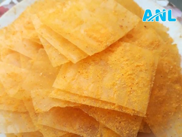 Bánh tráng lắc trứng muối