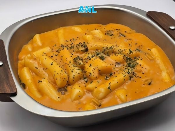 3 mẹo giúp món tokbokki phô mai luôn chuẩn vị, không bị lỗi bếp