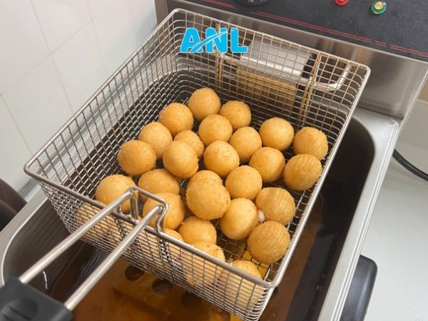 Công thức cheese ball nhân kem phô mai – Béo ngậy, dễ biến tấu