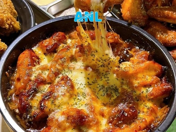 Gà sốt phô mai là món ăn được yêu thích nhất trong các chuỗi buffet Hàn Quốc hiện nay