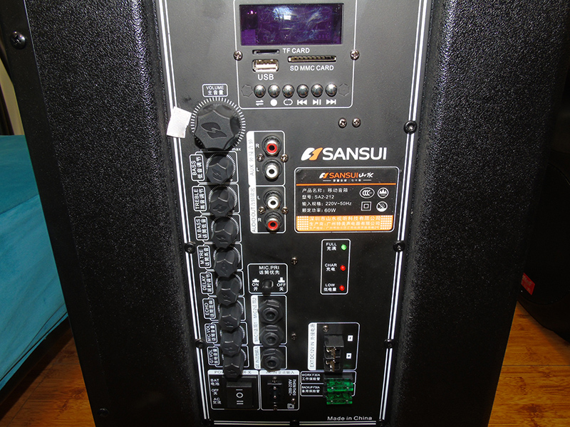 loa sansui màn hình