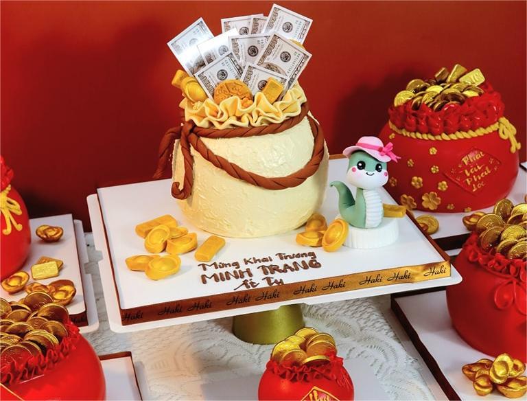 Bánh Cho Ngày Vía Thần Tài – Biểu Tượng Của May Mắn Và Tài Lộc