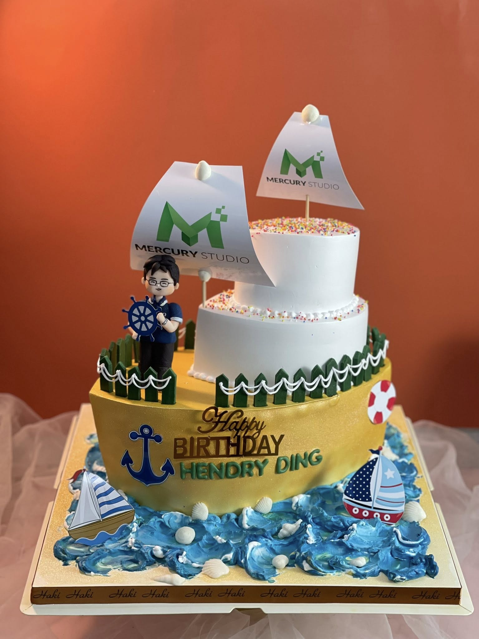 Bánh sinh nhật trang trí thuyền tạo hình sếp