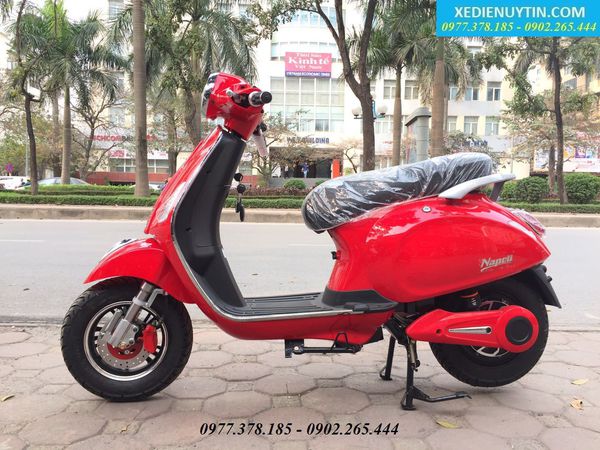 So sánh xe máy điện Vespa Classic và Vespa Napoli 2018