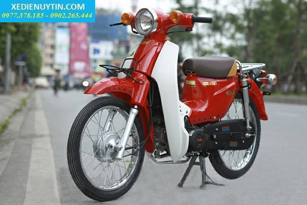 So sánh xe máy Cub 81 Thái Lan và xe điện Vespa