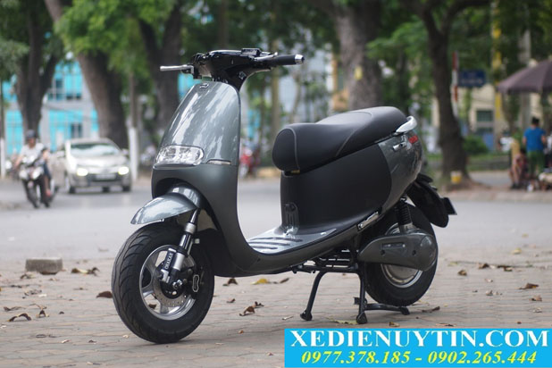 Xe máy điện Gogoro Osakar 2020 mầu ghi