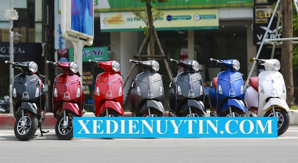 Giá xe điện Vespa Roma S