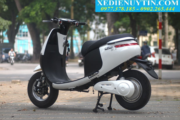 Xe máy điện Gogoro Osakar đuôi xe