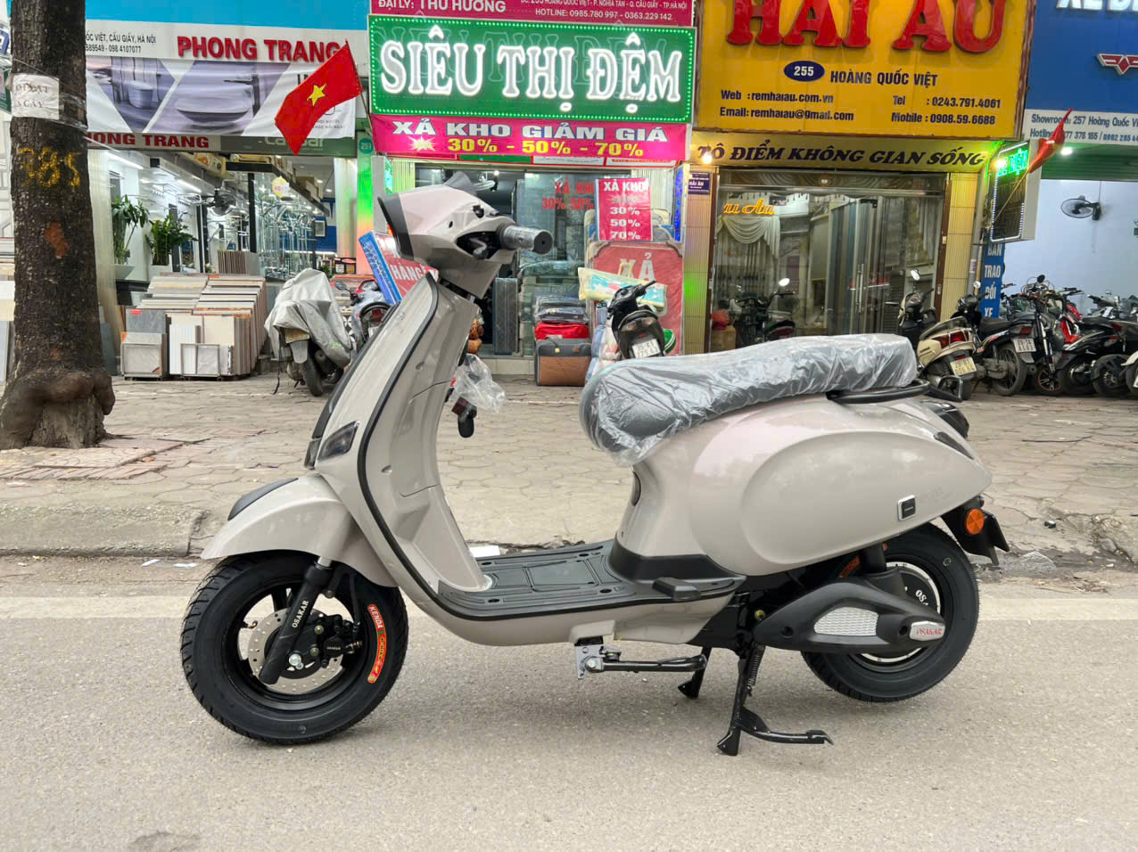 Xe máy điện Vespa Osakar Nispa Vera X chính hãng 2025