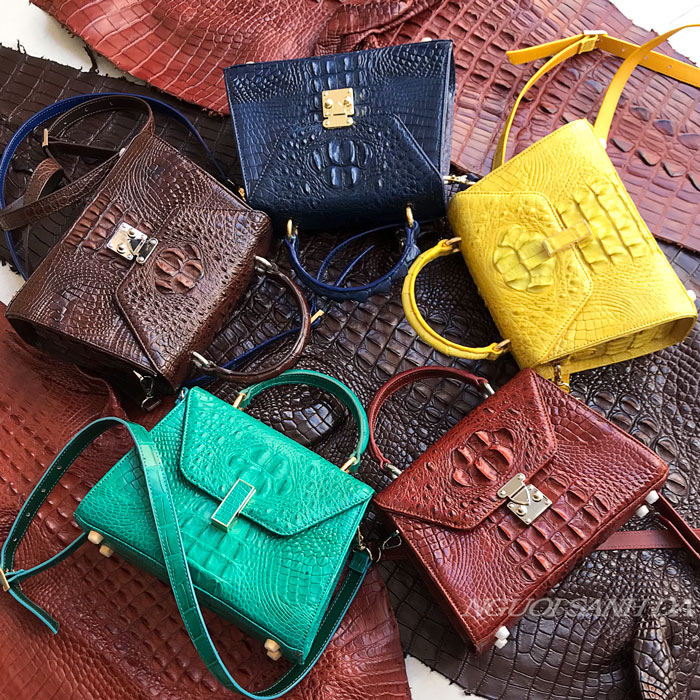 Cách xử lí túi xách da cá sấu khi bị thấm nước – Người sành da