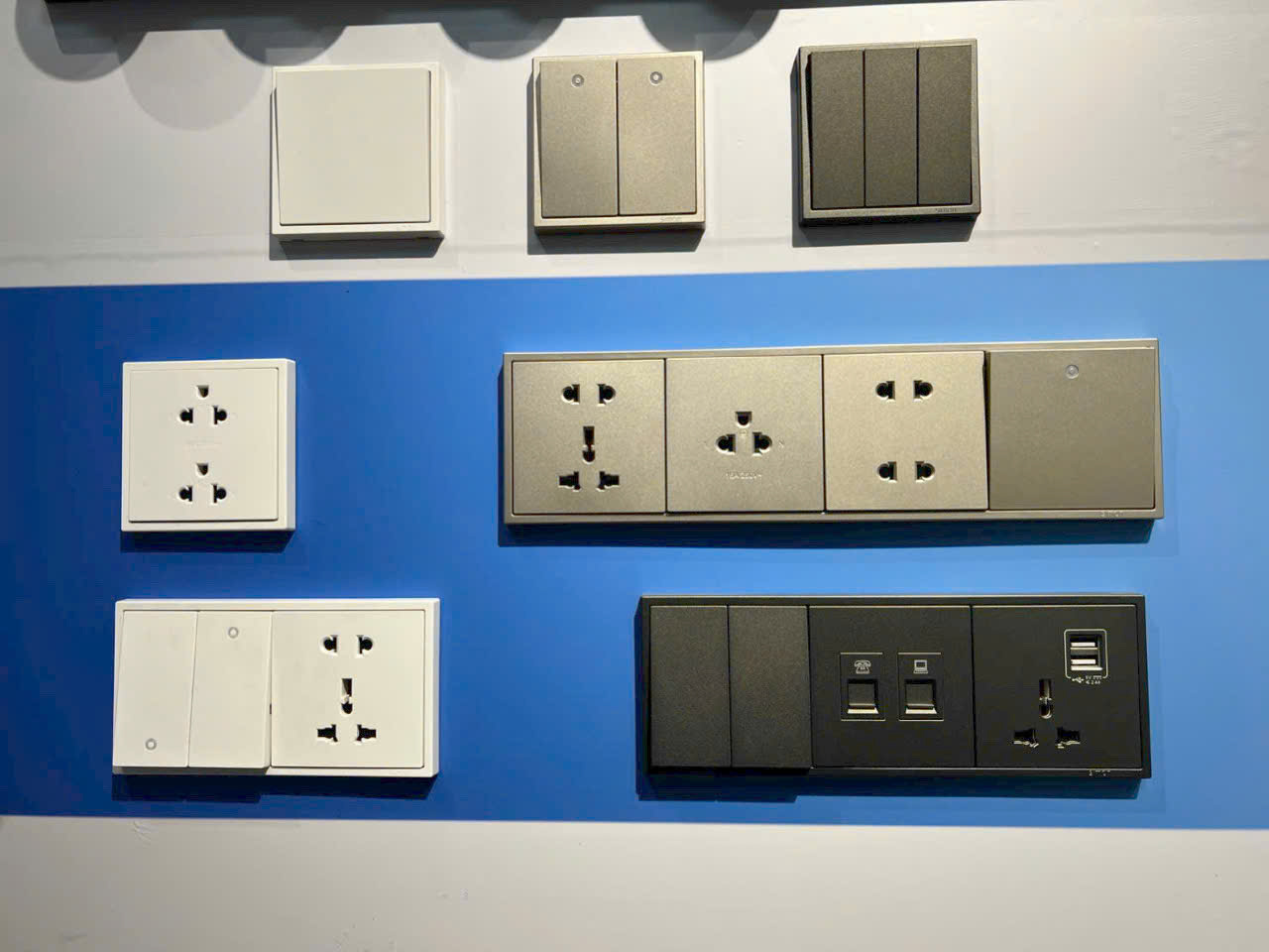 Công tắc ổ cắm Simon i7