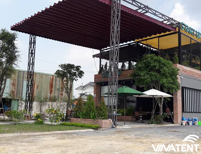 Giá mái xếp lượn sóng tại Hà Nội hiện nay