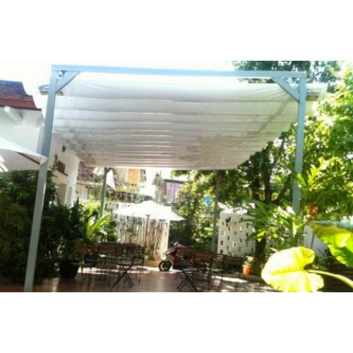 Mái xếp sân vườn