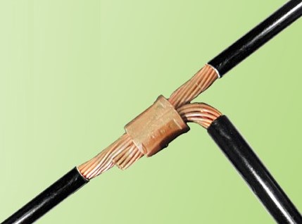 Kẹp đồng chữ C kết nối dây điện