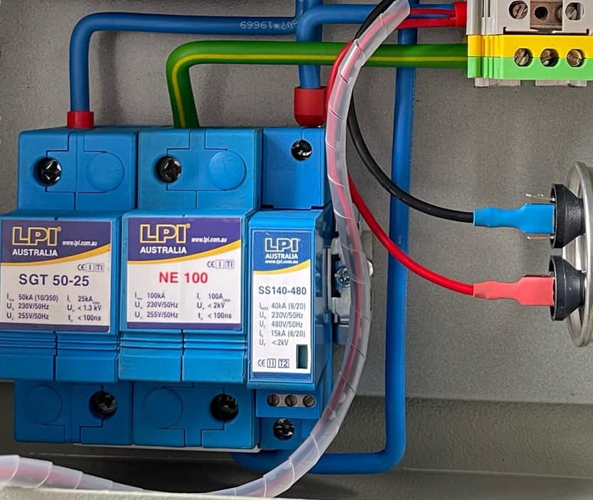Lắp thiết bị chống sét LPI NE100