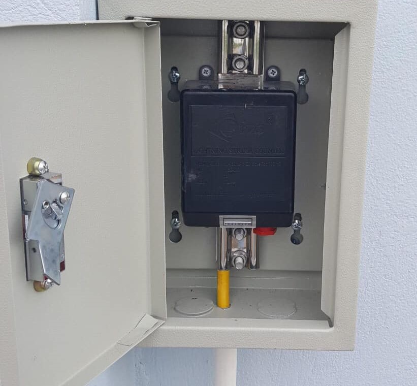 Lắp thiết bị đếm sét Liva LSC LX01 cho nhà dân