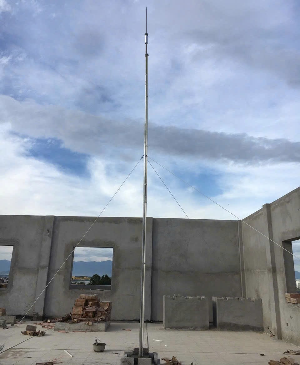 Thi công dựng cột kim thu sét Pulsar60 ABB Pháp