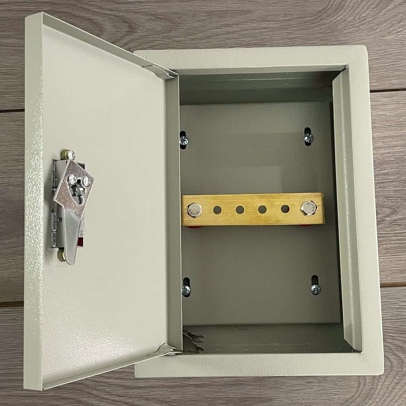 Báo giá hộp tiếp địa