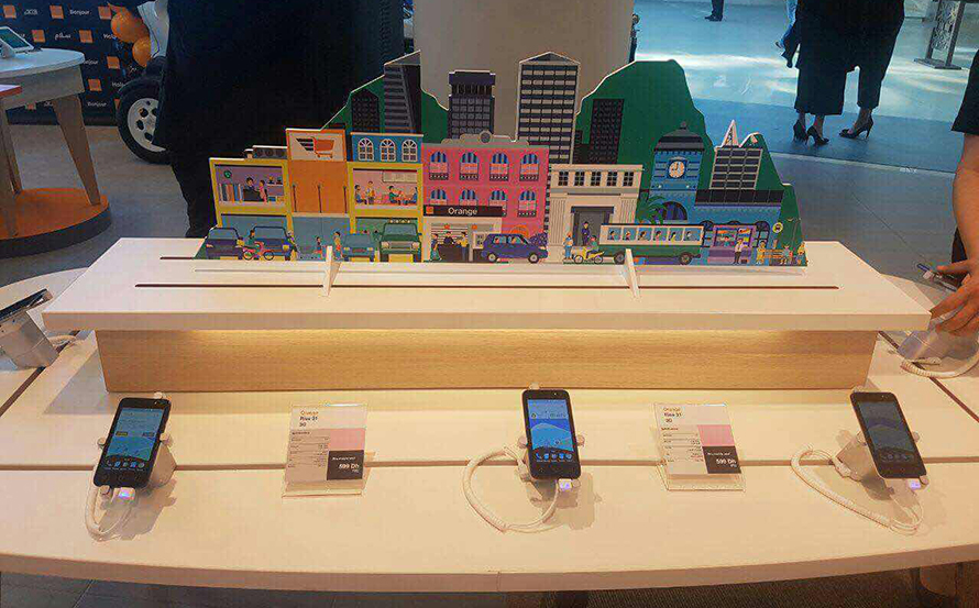 MAX702 - Mẫu chống trộm điện thoại trưng bày 2019