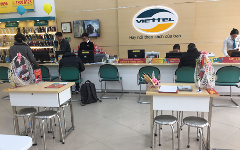 Viettel Store đang dùng thiết bị chống trộm điện thoại trưng bày gì ?