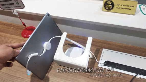 Chống trộm máy tính bảng TA102 – tại sao lại được cửa hàng tin dùng
