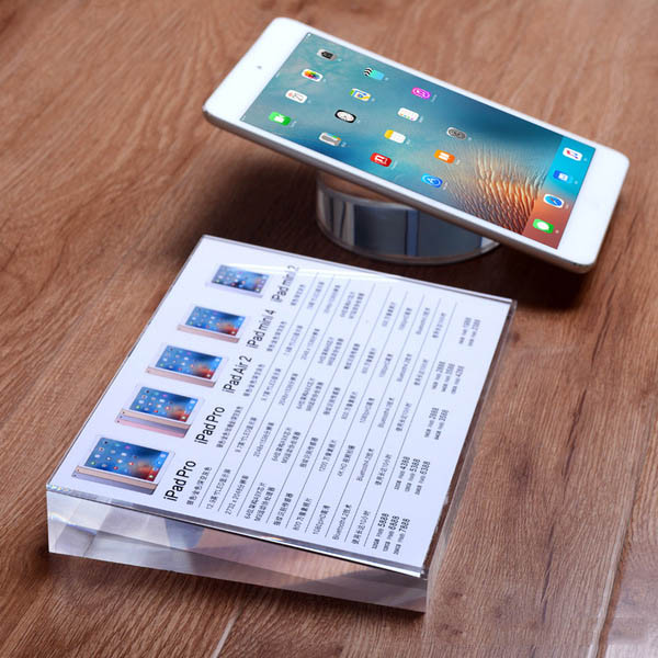 Đế Mica trưng bày máy tính bảng ipad