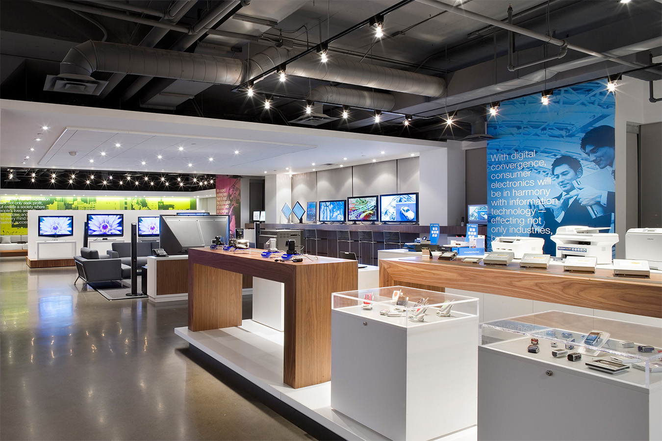 7 lợi ích lớn thiết bị chống trộm hàng trưng bày mang lại