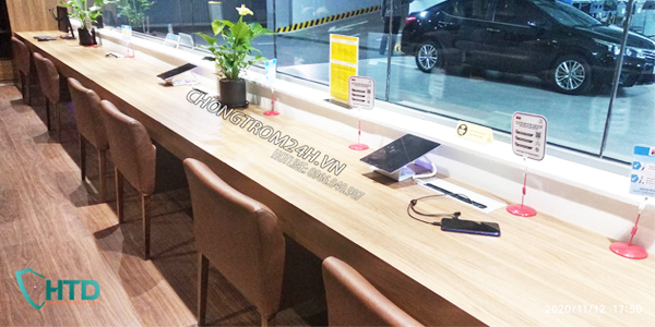 3 Mẫu Giá đỡ chống trộm máy tính bảng được ứng dụng  tại Showroom Oto Xe máy.