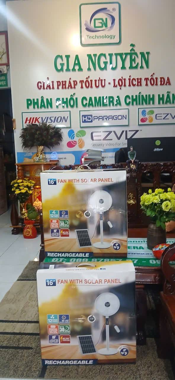 Quạt năng lượng mặt trời