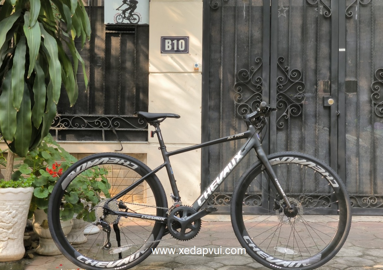 Chevaux AK pro 2024 xe đạp touring cao cấp phiên bản thị trường nội địa Nhật Bản