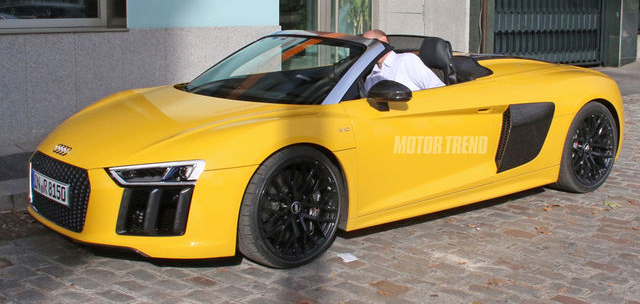 AUDI R8 SPYDER 2017 NẰM YÊN TRONG BUFF