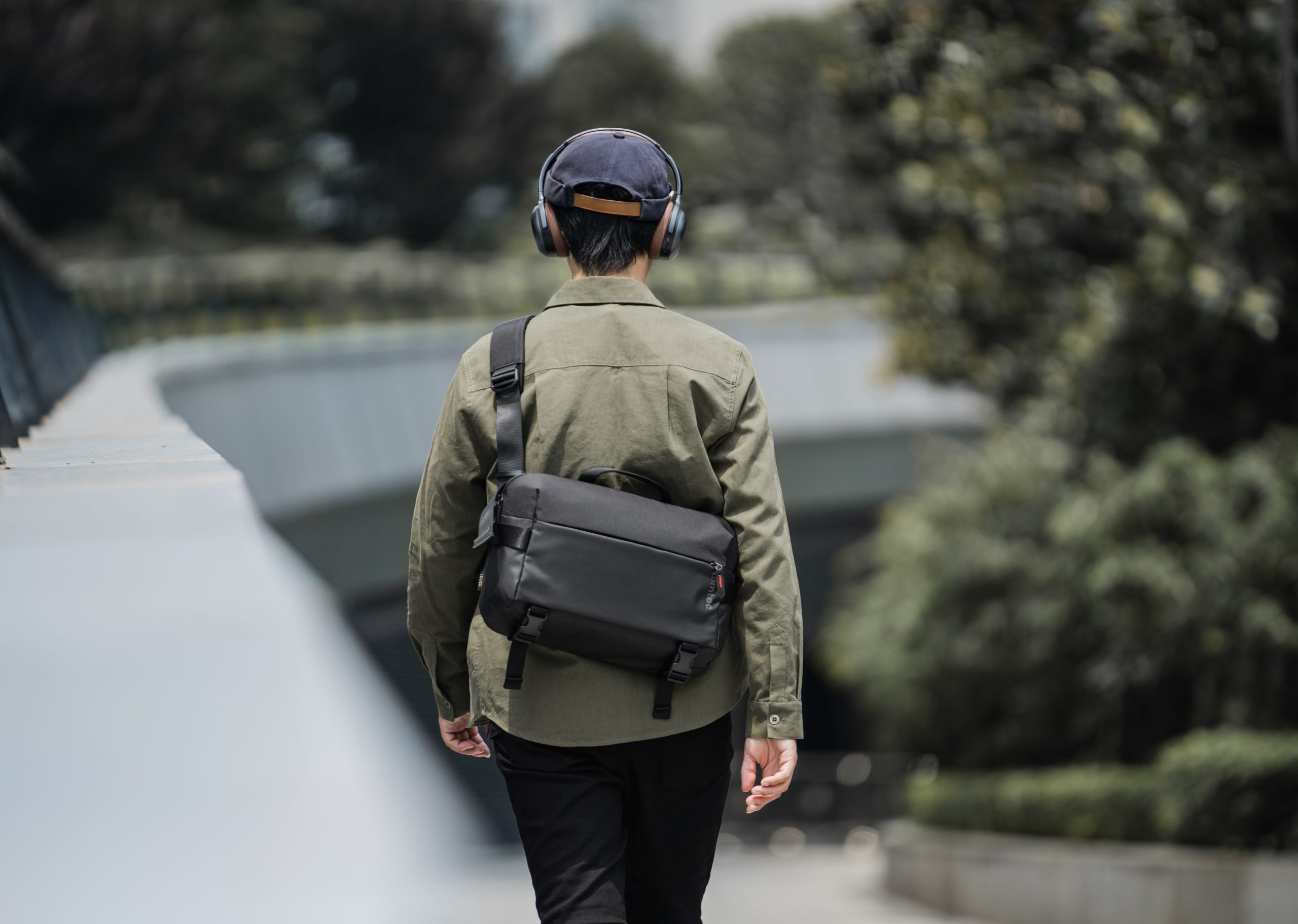 tomtoc urban cordura sling bag travel & work