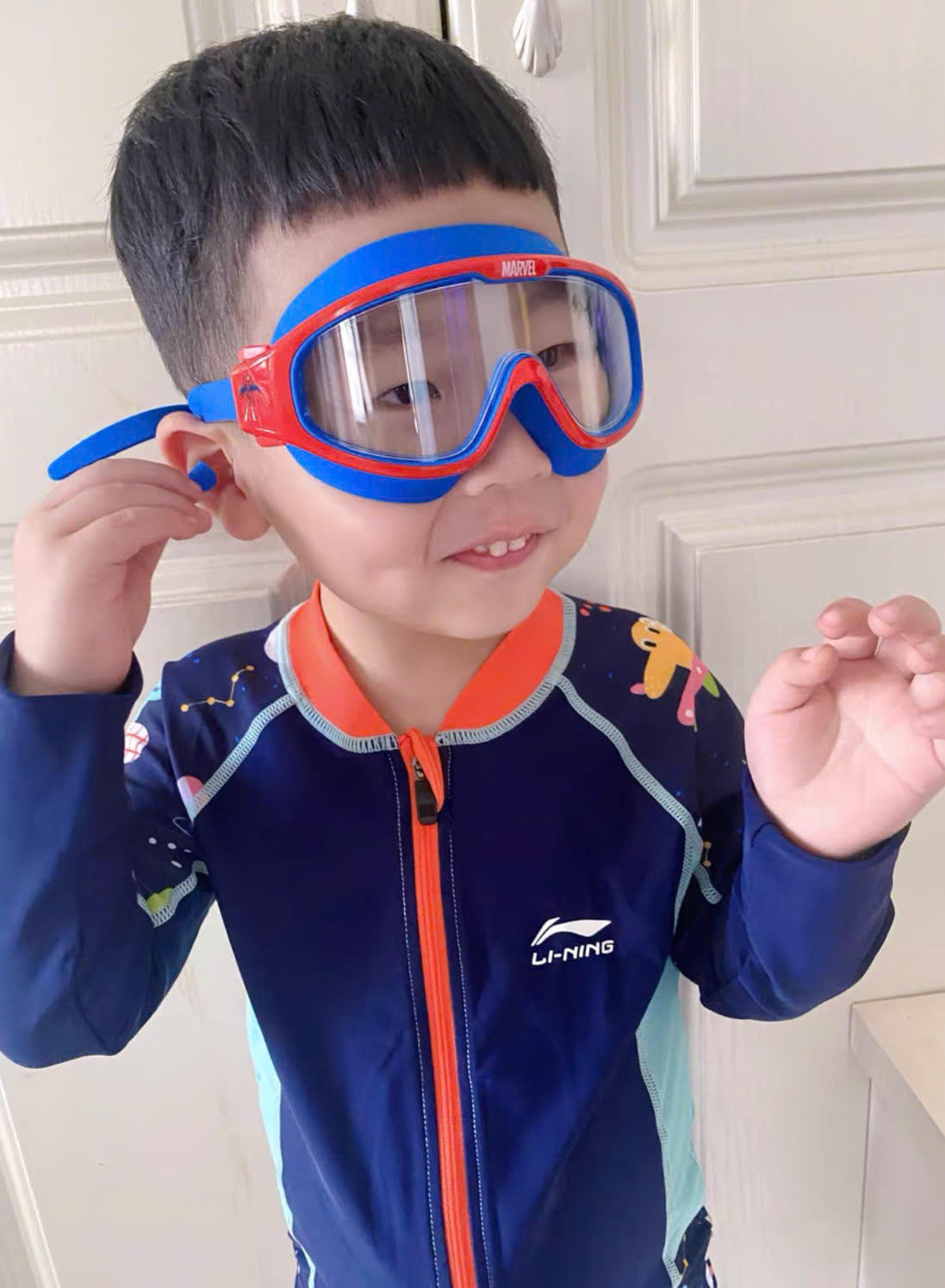 Kính bơi trẻ em cho bé trai 4-14 tuổi