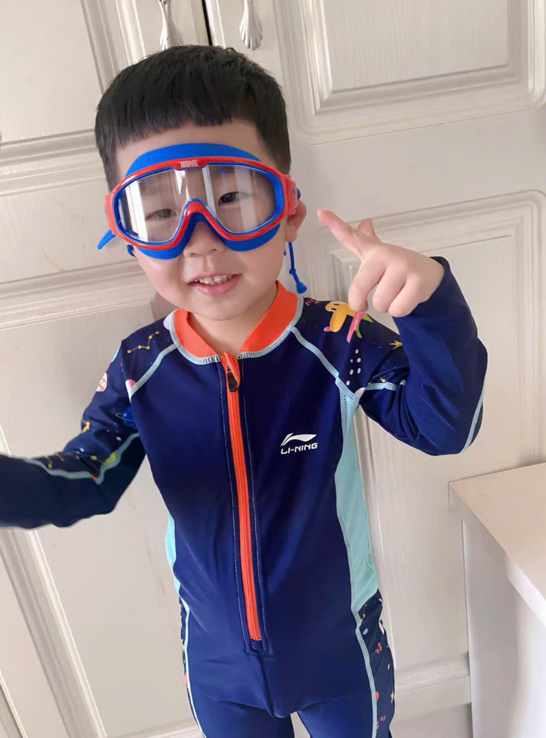 Kính bơi trẻ em cho bé trai 4-14 tuổi