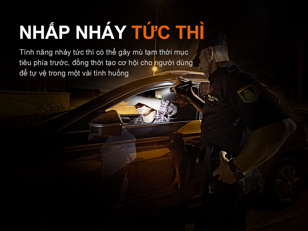 Đèn pin FENIX PD36R v2.0 với ánh sáng nháy mạnh mẽ, 1 chạm là nháy.