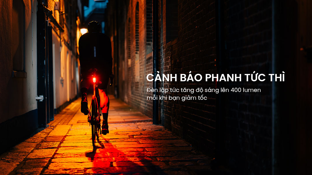 SEEMEE 400 tự động tăng độ sáng lên 400 lumen khi người lái phanh hoặc giảm tốc, cảnh báo hiệu quả cho xe phía sau.